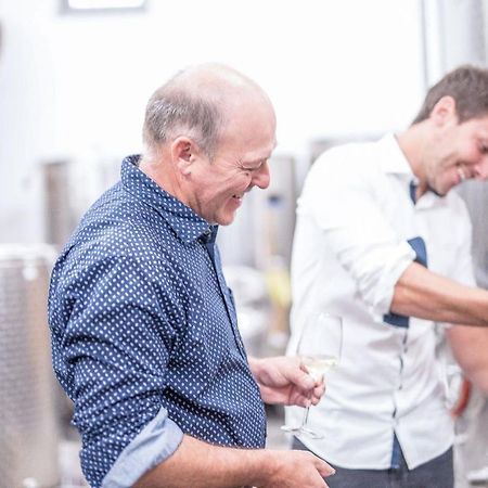 Weingut Kernwein 호텔 Seinsheim 외부 사진