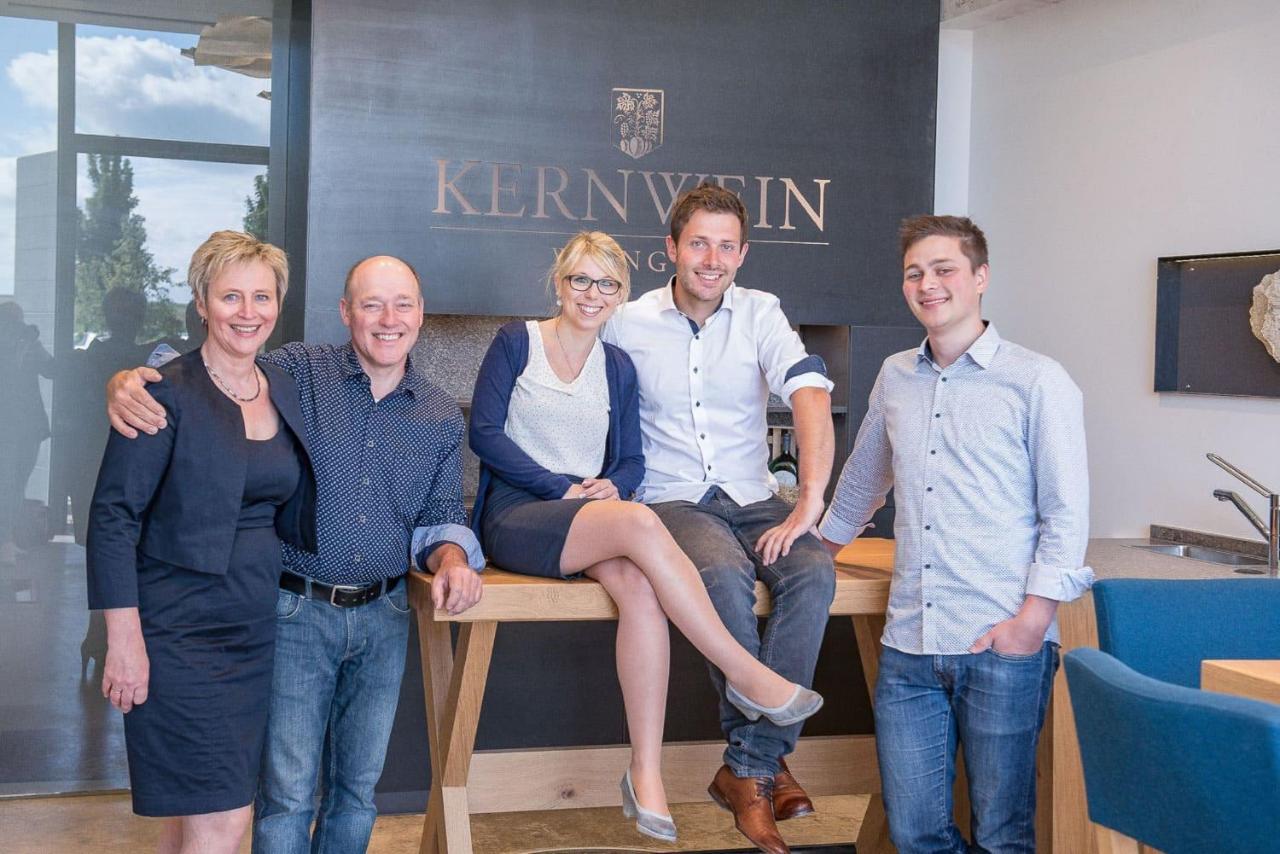 Weingut Kernwein 호텔 Seinsheim 외부 사진